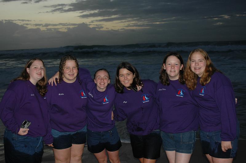 long tour 004.jpg - 2004 - Texas Girls' Choir Long Tour sunrise in Australia - Sasha, Robbie, Leah, Paige, Stephanie & Shannon